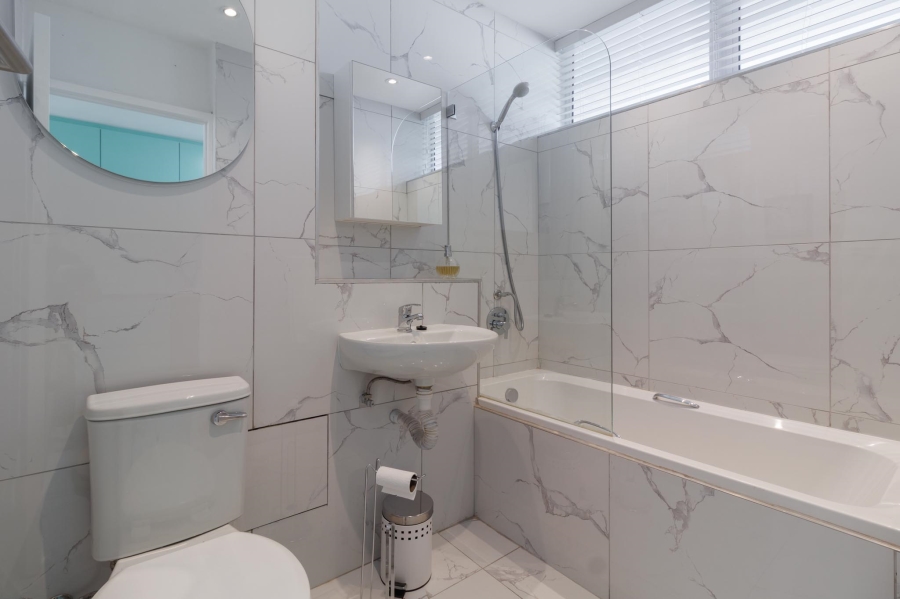 1 Bedroom Property for Sale in Sea Point Western Cape